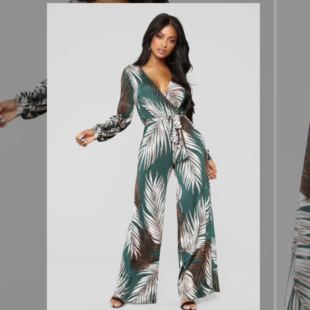 NWT Fashion nova jumpsuit XS